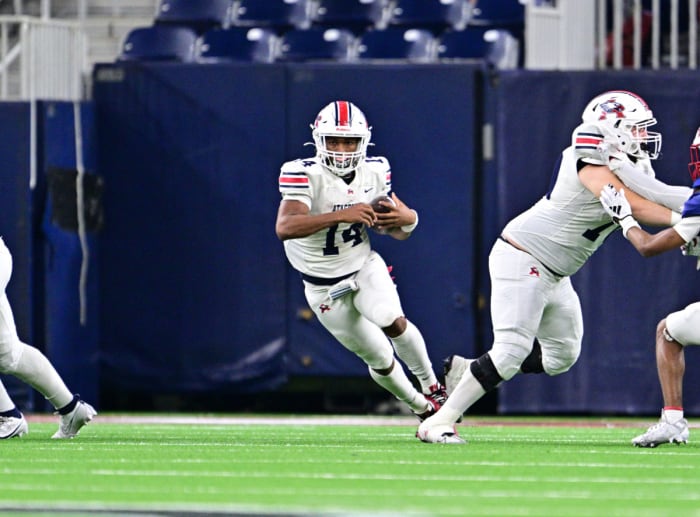 atascocita lamar football texas high school playoff regional semifinal tom dendy 2023 TIM_9121